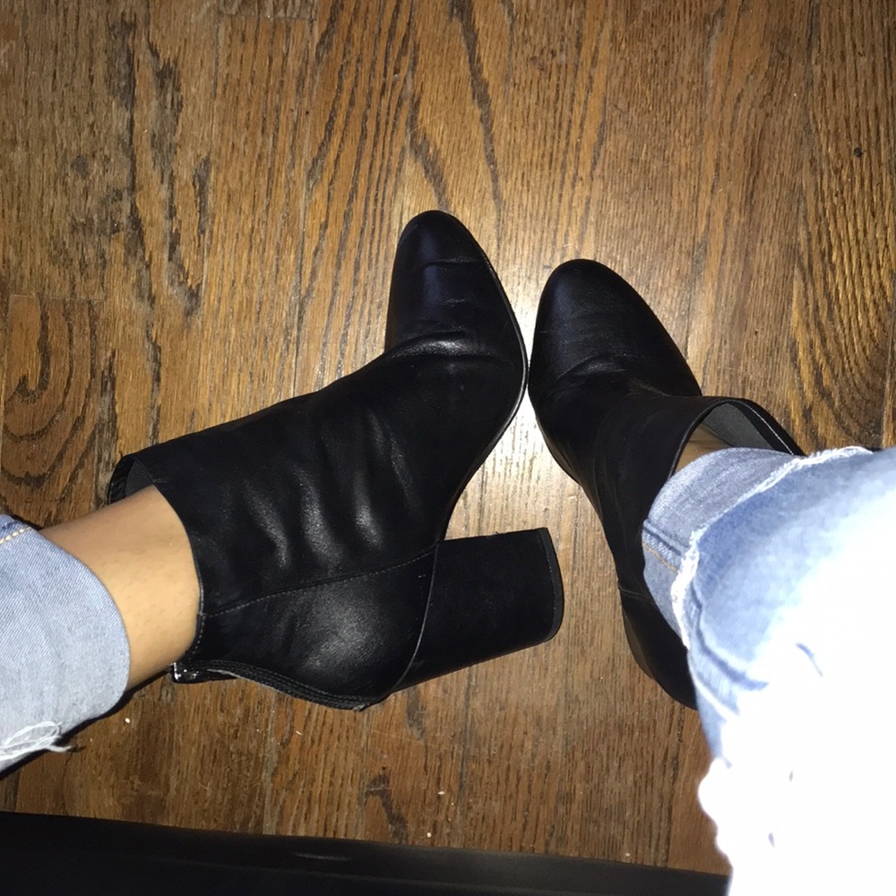 Steve Madden Black booties